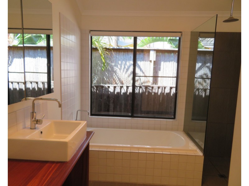 4 COOPER STREET, Byron Bay NSW 2481