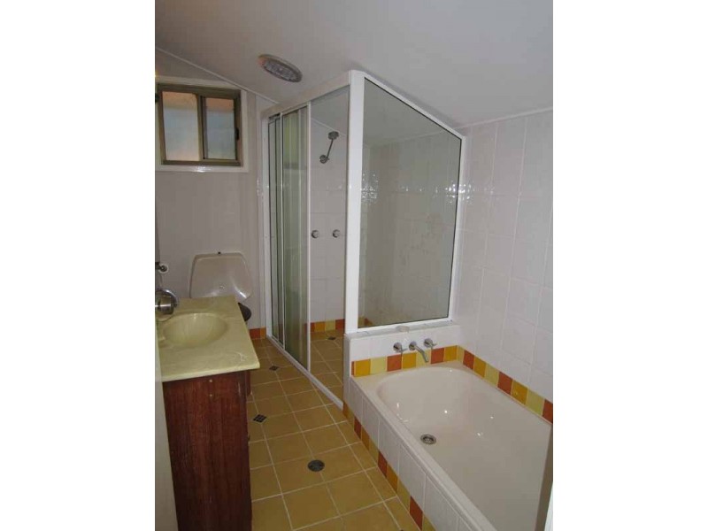 10 TAYLORS LAKE ROAD, Broken Head NSW 2481