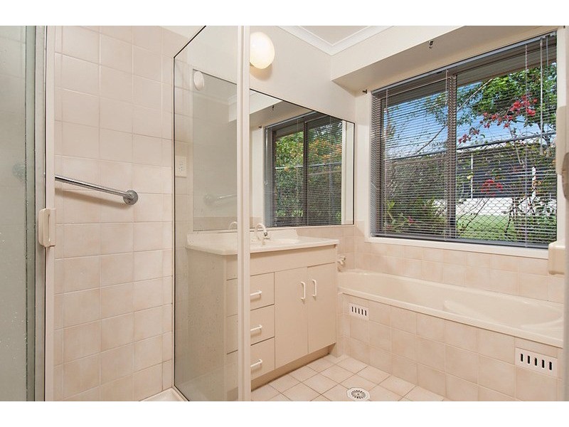 16 Beech Drive, Suffolk Park NSW 2481