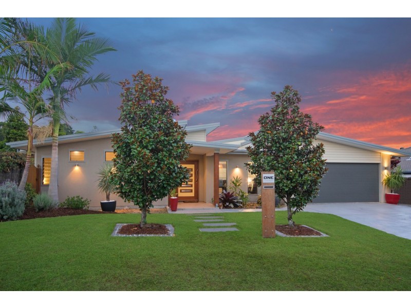 1 Midgenberry Place, Suffolk Park NSW 2481