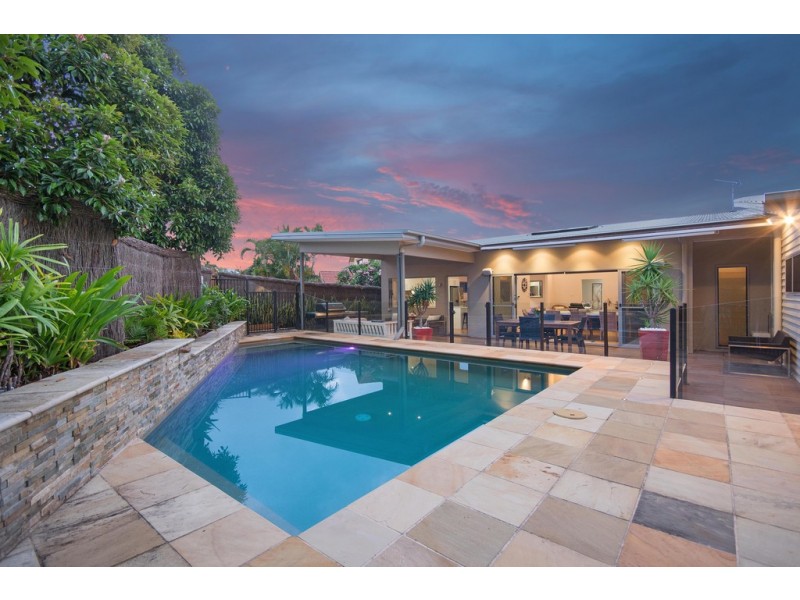 1 Midgenberry Place, Suffolk Park NSW 2481