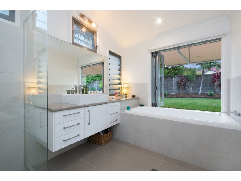 1 Midgenberry Place, Suffolk Park NSW 2481