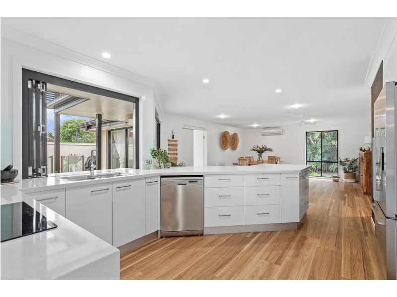 84 Beech Drive, Suffolk Park NSW 2481