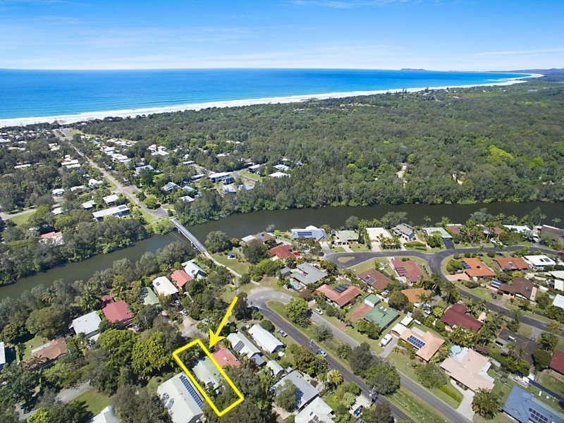 8 Elizabeth Ave, South Golden Beach NSW 2483