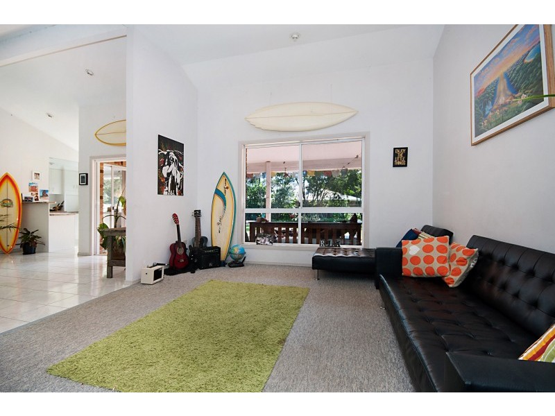 8 Teak Circuit, Suffolk Park NSW 2481