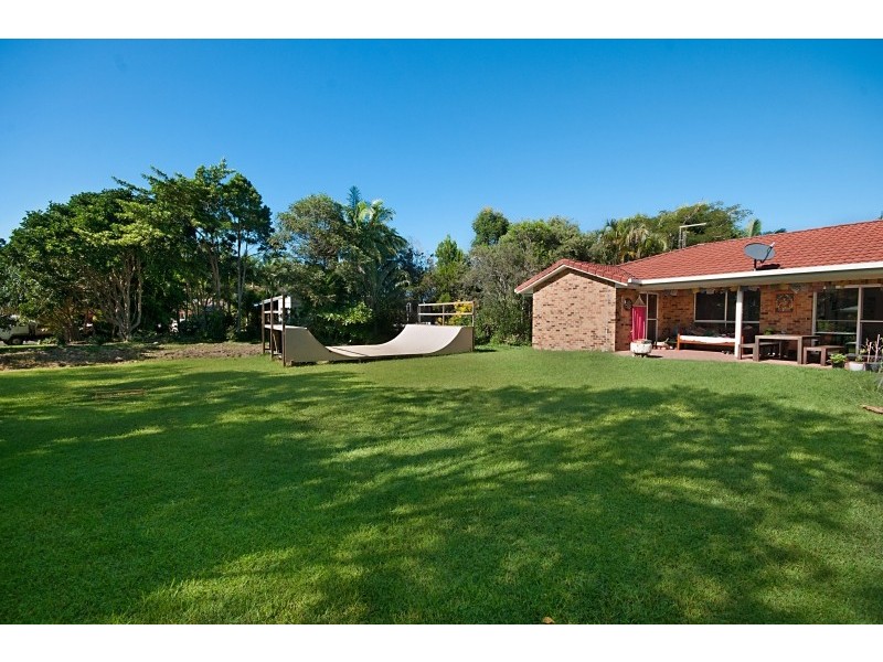 8 Teak Circuit, Suffolk Park NSW 2481