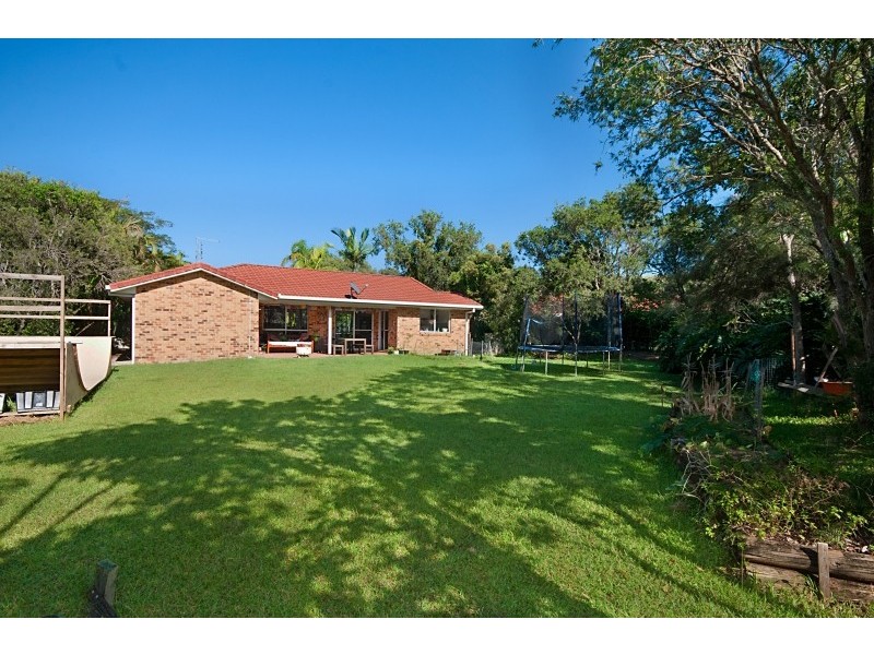 8 Teak Circuit, Suffolk Park NSW 2481