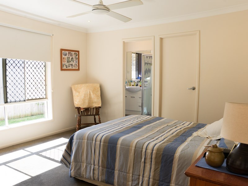 2/63 Rajah Road, Ocean Shores NSW 2483