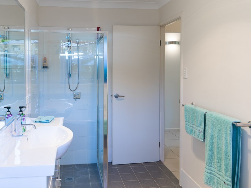 2/63 Rajah Road, Ocean Shores NSW 2483