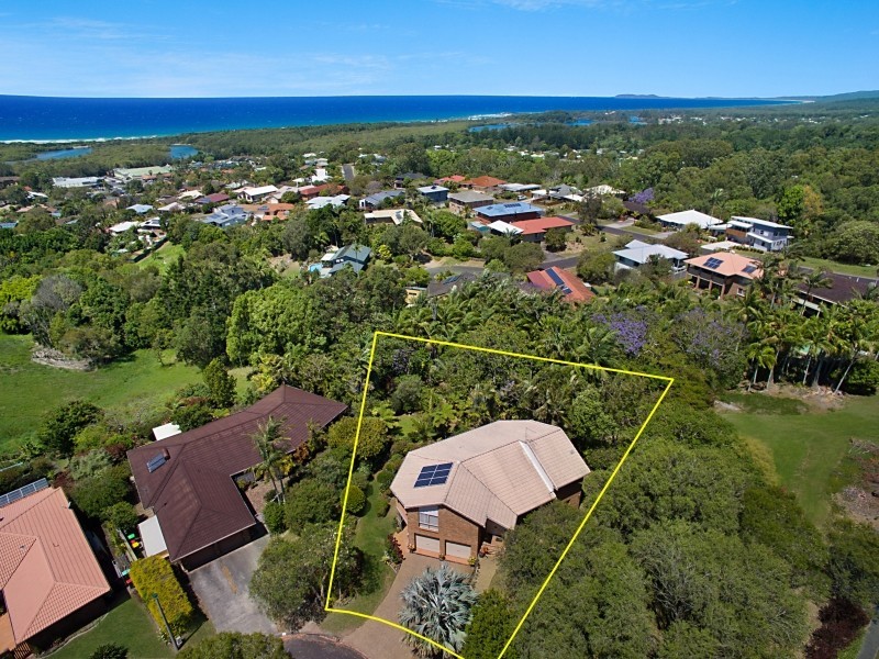 5 Napelle Court, Ocean Shores NSW 2483
