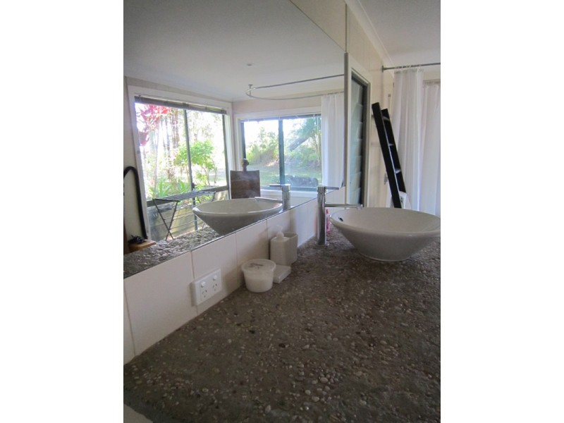 75 Old Bangalow Road, Byron Bay NSW 2481