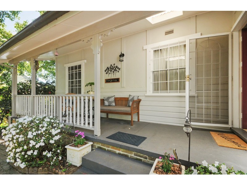 36 Taylor Avenue, Wentworth Falls NSW 2782