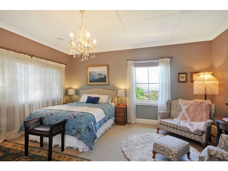 36 Taylor Avenue, Wentworth Falls NSW 2782