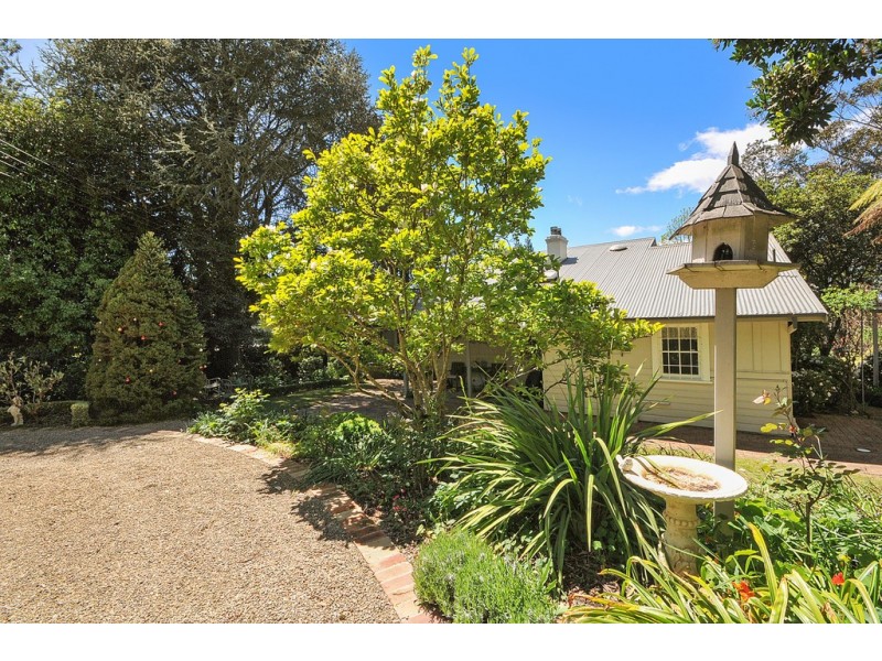 36 Taylor Avenue, Wentworth Falls NSW 2782