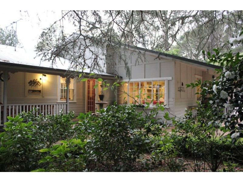 36 Taylor Avenue, Wentworth Falls NSW 2782