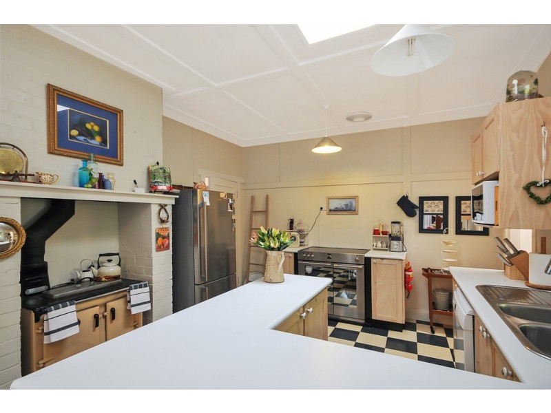 36 Taylor Avenue, Wentworth Falls NSW 2782