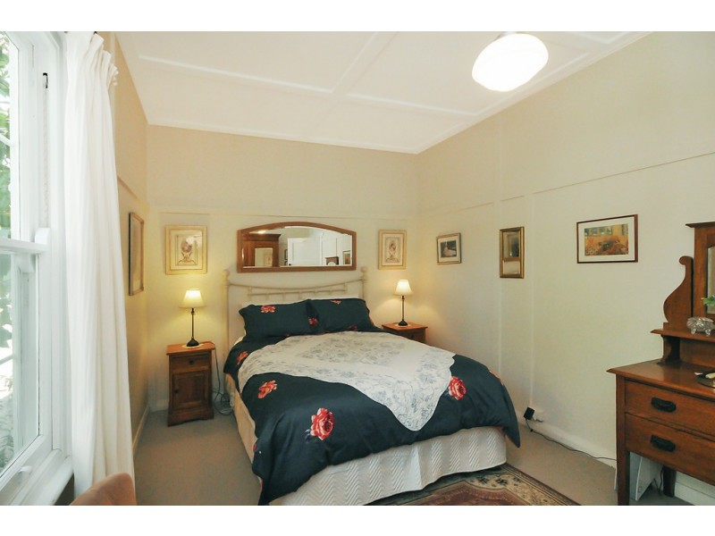 36 Taylor Avenue, Wentworth Falls NSW 2782