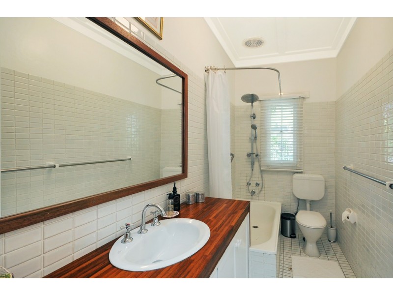 36 Taylor Avenue, Wentworth Falls NSW 2782