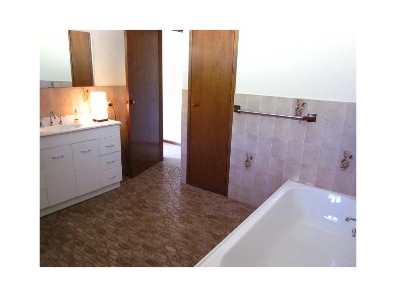 27 Stuarts Rd, Katoomba NSW 2780