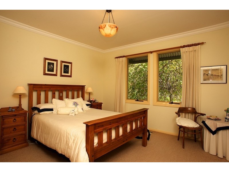 8 Salisbury Ave, Leura NSW 2780