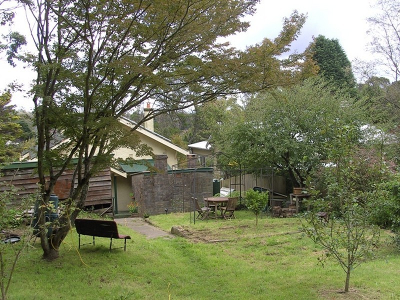 15 Dora St, Katoomba NSW 2780