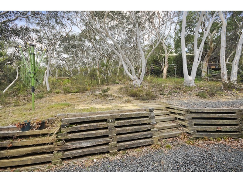 80 Rawson Pde, Leura NSW 2780