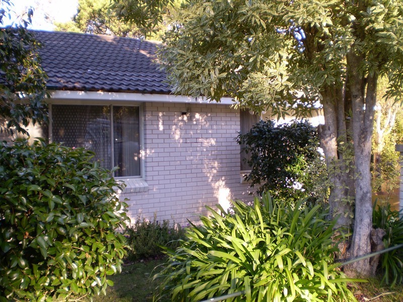 2 Cascade St, Wentworth Falls NSW 2782