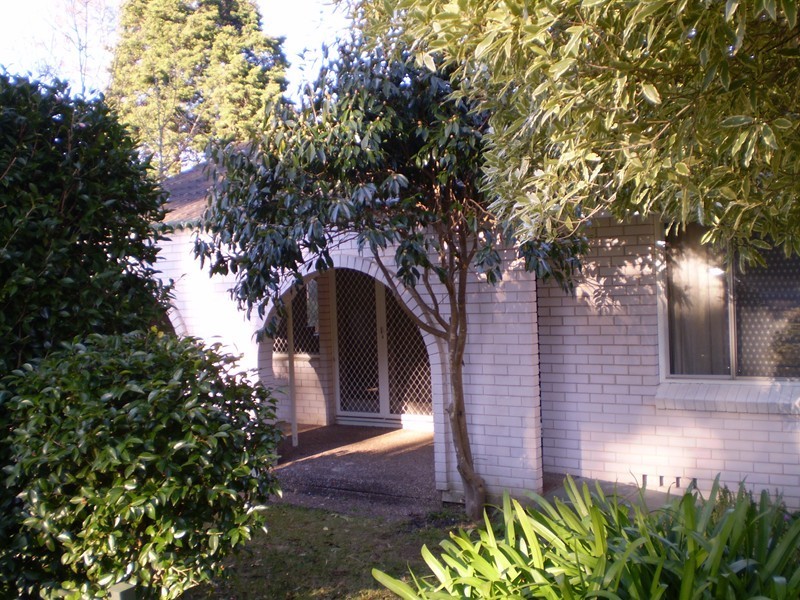 2 Cascade St, Wentworth Falls NSW 2782