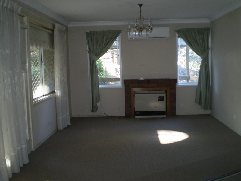 2 Cascade St, Wentworth Falls NSW 2782