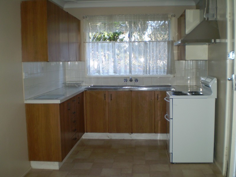 2 Cascade St, Wentworth Falls NSW 2782