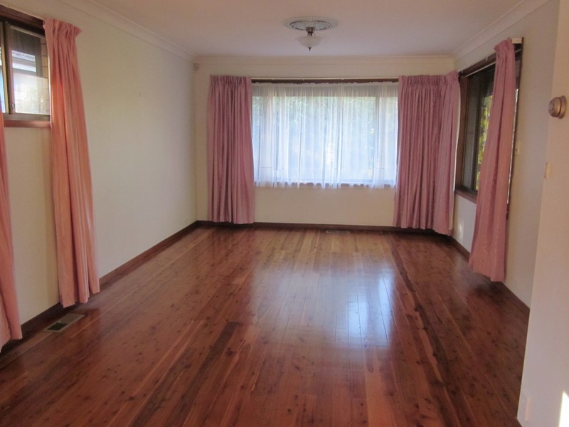 27 Raymond Rd, Katoomba NSW 2780