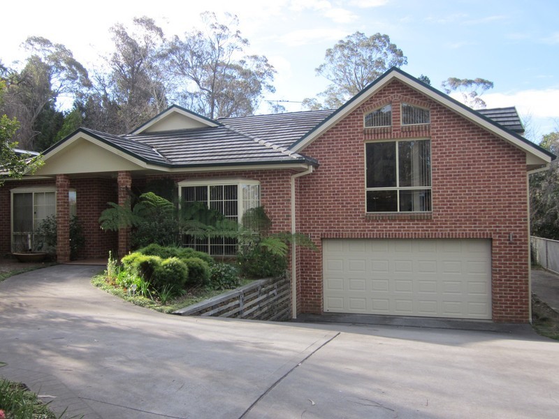 8 Vale St, Leura NSW 2780