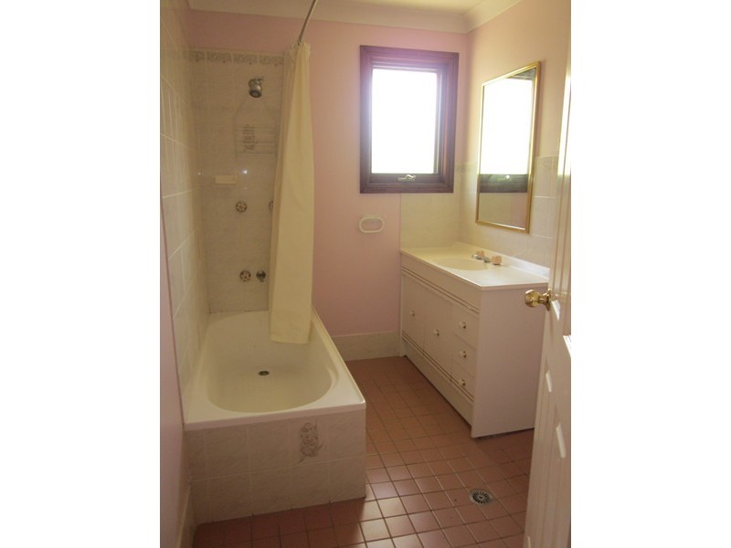 77 Seventh Ave, Katoomba NSW 2780