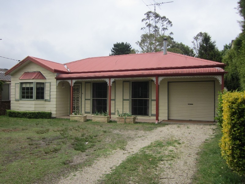 17 Alexandra Avenue, Wentworth Falls NSW 2782