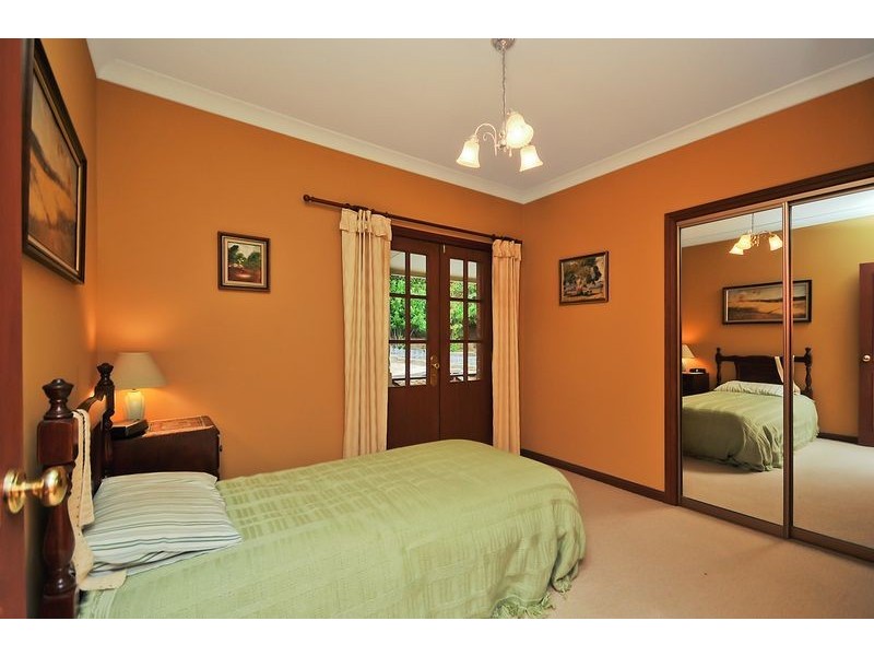18-20 Darwin Ave, Wentworth Falls NSW 2782