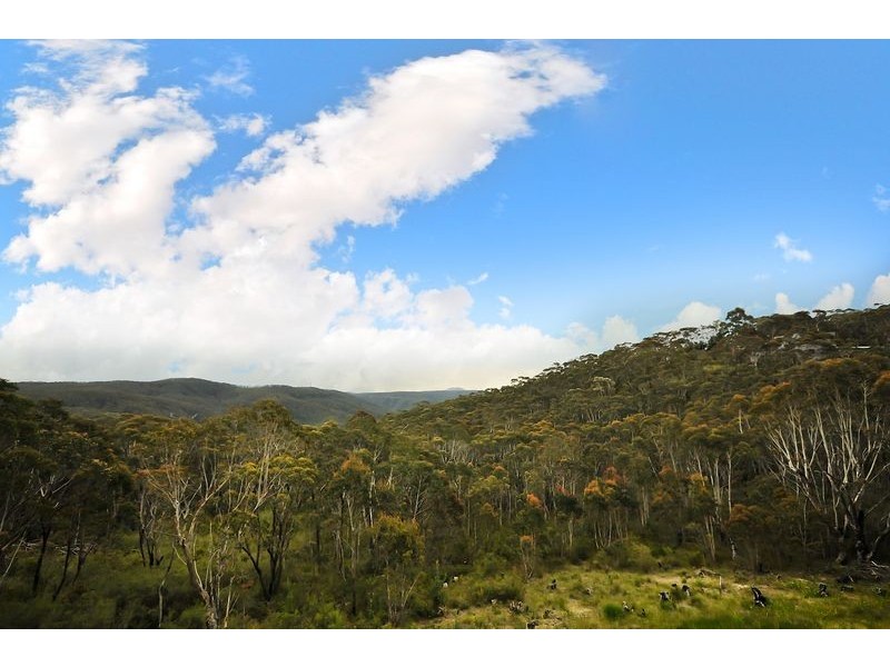 18-20 Darwin Ave, Wentworth Falls NSW 2782