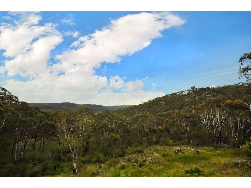18-20 Darwin Ave, Wentworth Falls NSW 2782