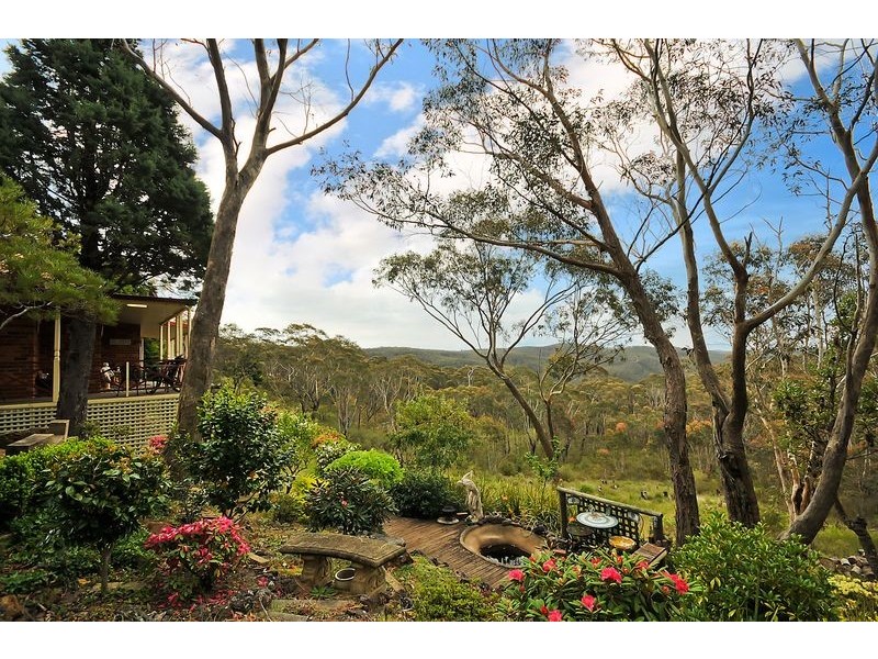 18-20 Darwin Ave, Wentworth Falls NSW 2782
