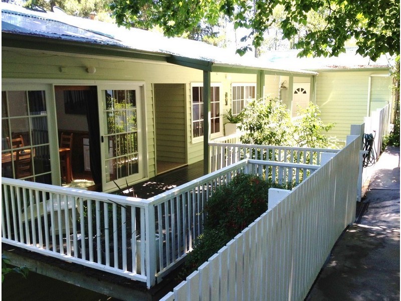69 Railway Pde, Leura NSW 2780