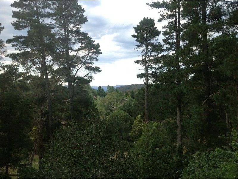 69 Railway Pde, Leura NSW 2780