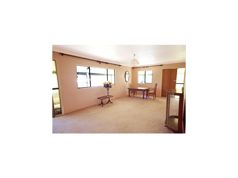 12 Waratah Road, Wentworth Falls NSW 2782