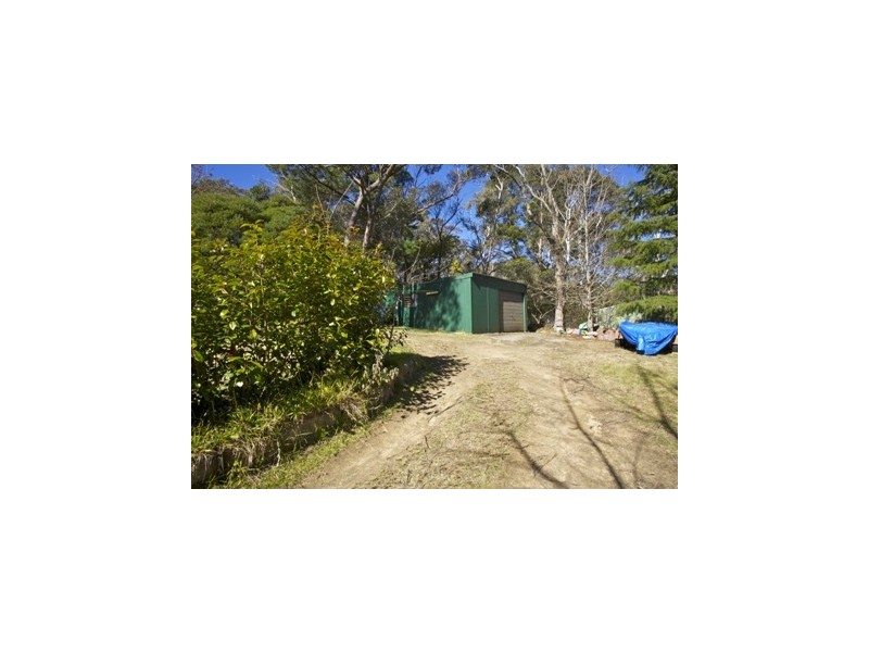 12 Waratah Road, Wentworth Falls NSW 2782