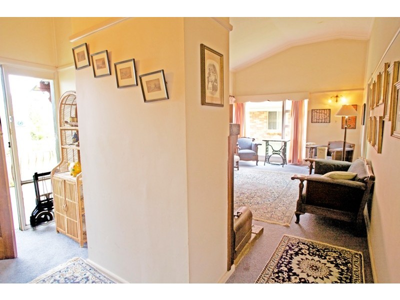 86 Dalrymple Avenue, Wentworth Falls NSW 2782