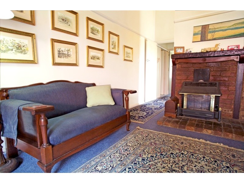 86 Dalrymple Avenue, Wentworth Falls NSW 2782