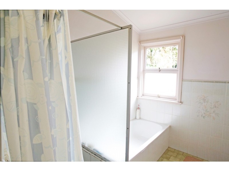 86 Dalrymple Avenue, Wentworth Falls NSW 2782