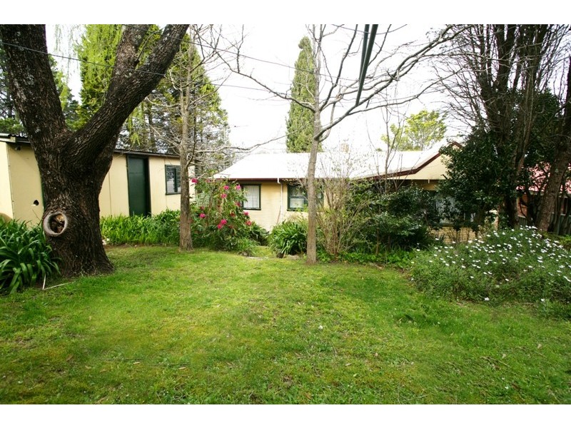 86 Dalrymple Avenue, Wentworth Falls NSW 2782