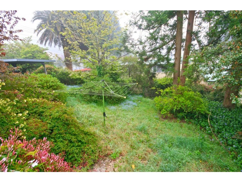 3 Fourth Ave, Katoomba NSW 2780