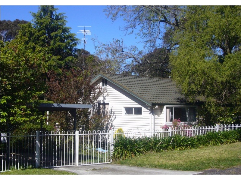 3 Fourth Ave, Katoomba NSW 2780