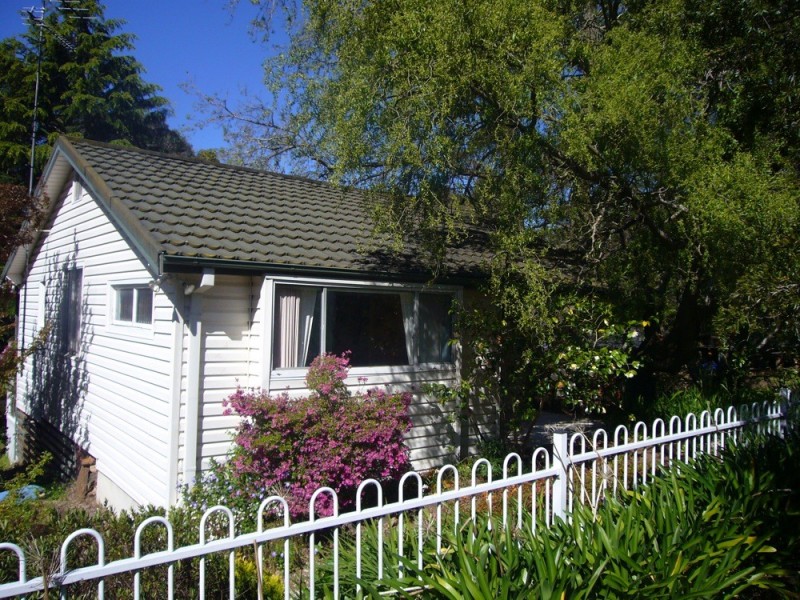 3 Fourth Ave, Katoomba NSW 2780