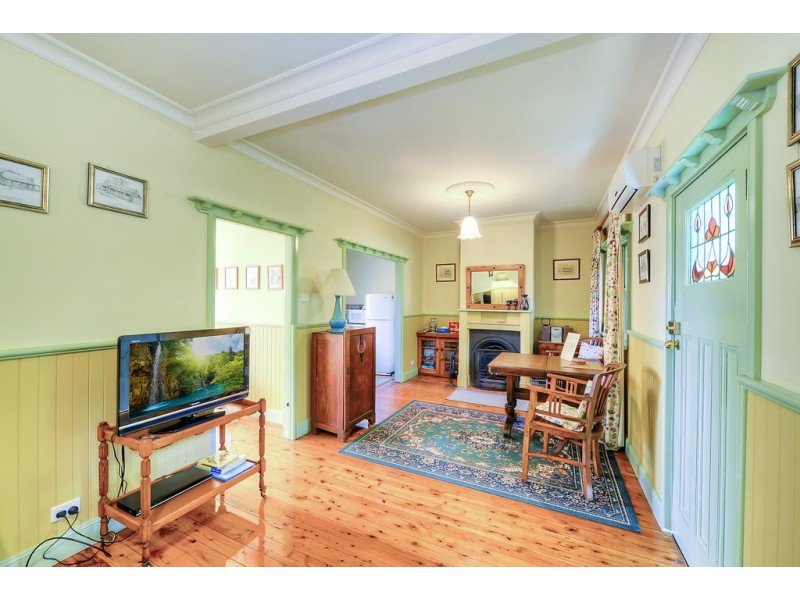 6 Murphys Lane, Wentworth Falls NSW 2782